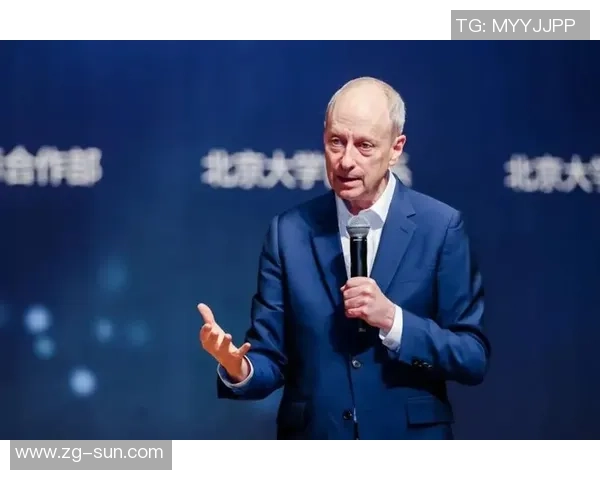 桑德尔足球明星的崛起与挑战：从草根到国际舞台的奋斗历程